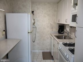 604 S Washington Square 2411, Philadelphia PA 19106