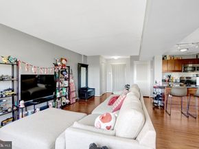 5340 Holmes Run Parkway 919, Alexandria VA 22304