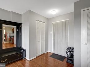 5340 Holmes Run Parkway 919, Alexandria VA 22304