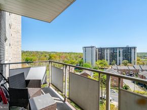 5340 Holmes Run Parkway 919, Alexandria VA 22304