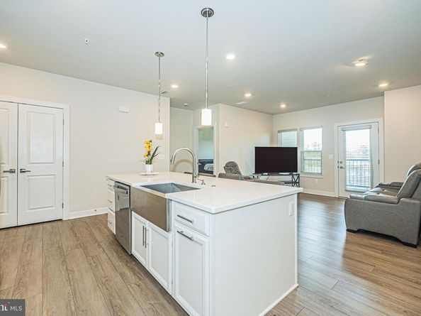12880 Mosaic Park Way 1Q, Herndon VA 20171