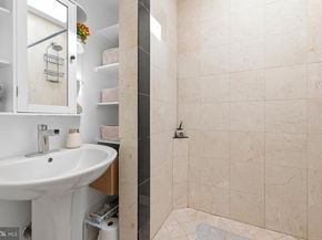 627 Gresham Place NW, Washington DC 20001