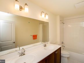 44 Parry Way, Warminster PA 18974