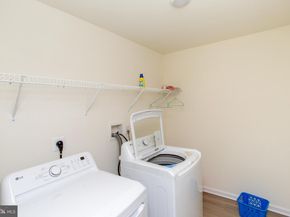 44 Parry Way, Warminster PA 18974
