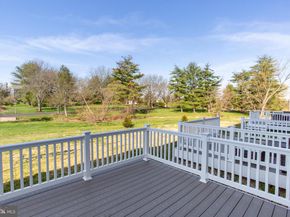 44 Parry Way, Warminster PA 18974