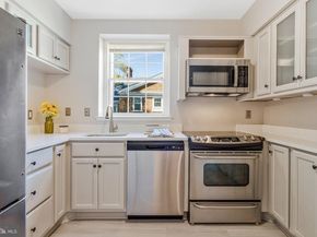 3720 39TH Street NW E167, Washington DC 20016