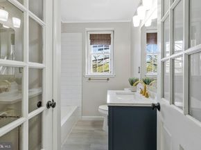 3720 39TH Street NW E167, Washington DC 20016