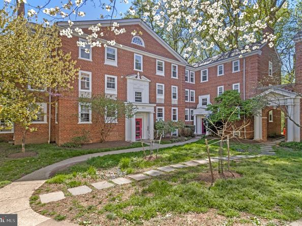 3720 39TH Street NW E167, Washington DC 20016