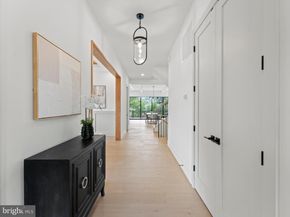 107 Yeonas Drive SE, Vienna VA 22180