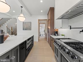 107 Yeonas Drive SE, Vienna VA 22180