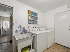 891 Ivyland Road, Warminster PA 18974