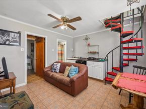 891 Ivyland Road, Warminster PA 18974