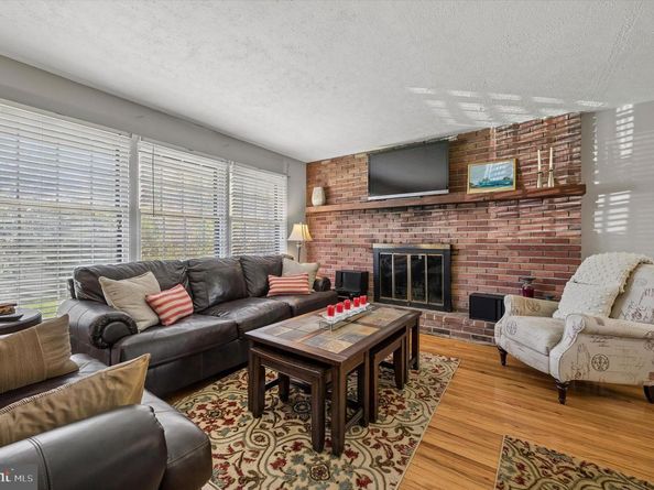 891 Ivyland Road, Warminster PA 18974