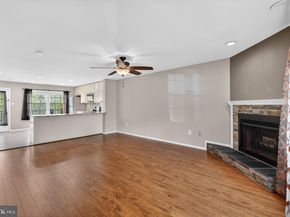 19 Applewood Court, Horsham PA 19044