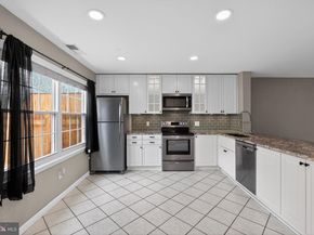 19 Applewood Court, Horsham PA 19044
