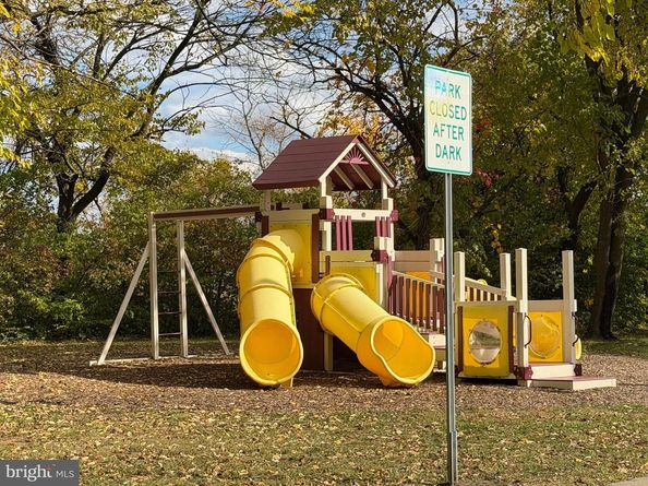 436 Manhattan, Essington PA 19029