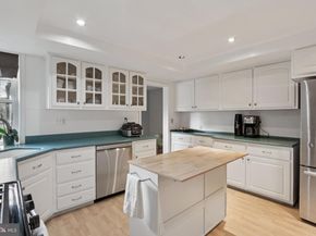 415 City Avenue D1, Merion Station PA 19066