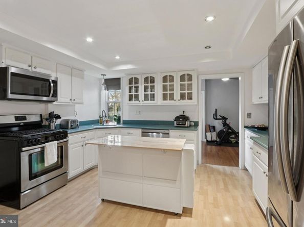 415 City Avenue D1, Merion Station PA 19066