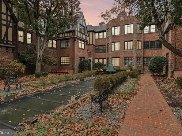 415 City Avenue D1, Merion Station PA 19066