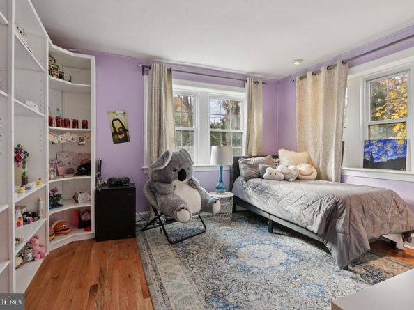 415 City Avenue D1, Merion Station PA 19066