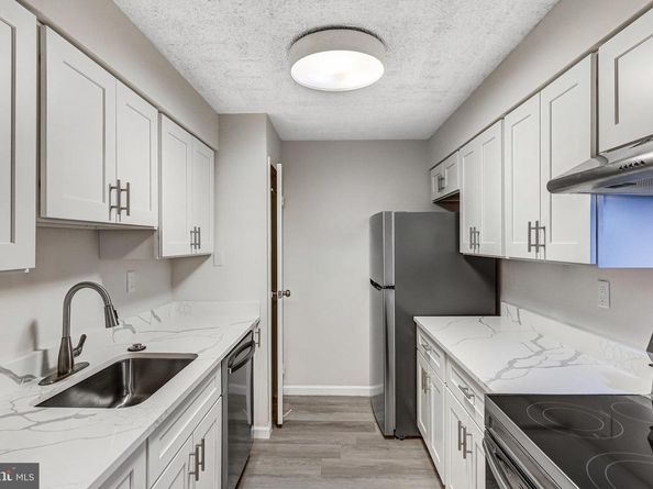 5300 Holmes Run Parkway 212, Alexandria VA 22304