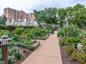 5300 Holmes Run Parkway 212, Alexandria VA 22304