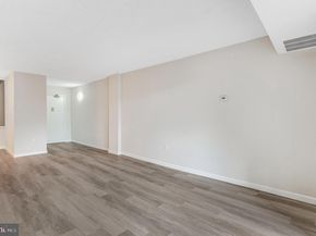 5300 Holmes Run Parkway 212, Alexandria VA 22304