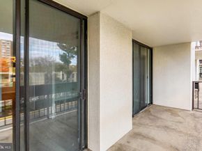 5300 Holmes Run Parkway 212, Alexandria VA 22304