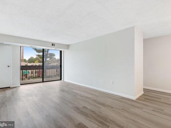 5300 Holmes Run Parkway 212, Alexandria VA 22304