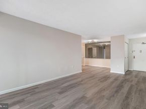 5300 Holmes Run Parkway 212, Alexandria VA 22304