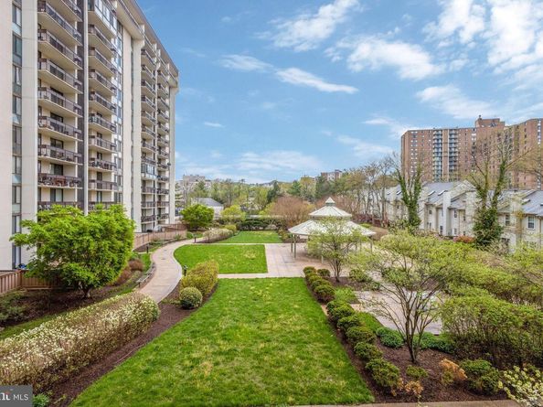 5300 Holmes Run Parkway 212, Alexandria VA 22304