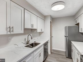 5300 Holmes Run Parkway 212, Alexandria VA 22304