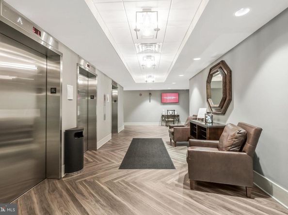 5300 Holmes Run Parkway 212, Alexandria VA 22304