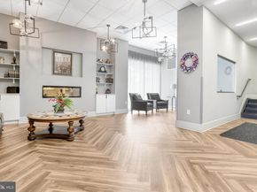 5300 Holmes Run Parkway 212, Alexandria VA 22304