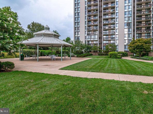 5300 Holmes Run Parkway 212, Alexandria VA 22304