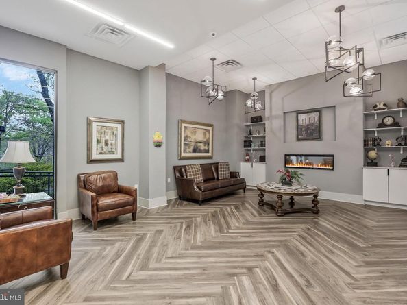 5300 Holmes Run Parkway 212, Alexandria VA 22304