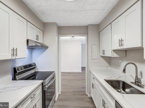 5300 Holmes Run Parkway 212, Alexandria VA 22304