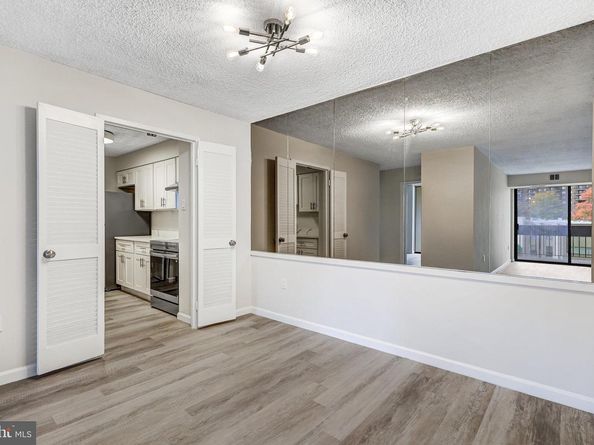 5300 Holmes Run Parkway 212, Alexandria VA 22304