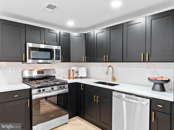 1918 Ellsworth Street, Philadelphia PA 19146