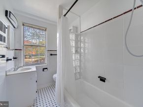 18 Auburn Court A, Alexandria VA 22305