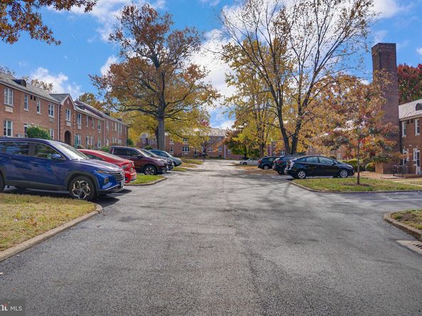 18 Auburn Court A, Alexandria VA 22305