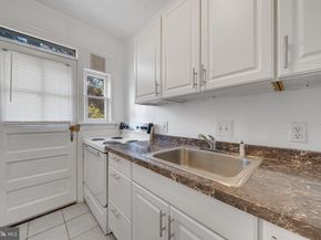 18 Auburn Court A, Alexandria VA 22305