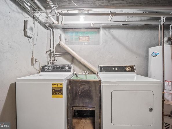 908 Fanshawe Street, Philadelphia PA 19111