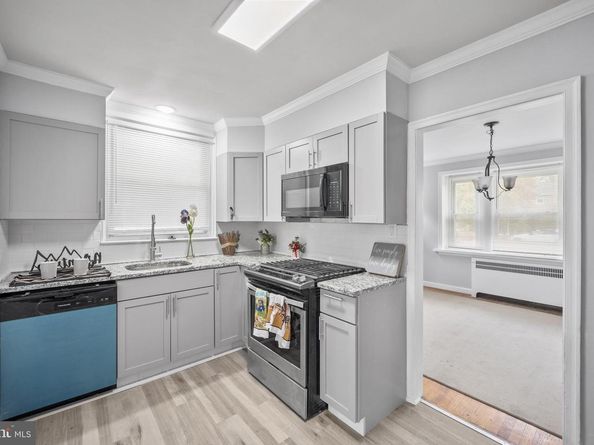 908 Fanshawe Street, Philadelphia PA 19111