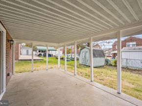 908 Fanshawe Street, Philadelphia PA 19111