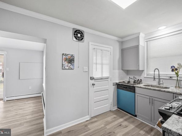 908 Fanshawe Street, Philadelphia PA 19111