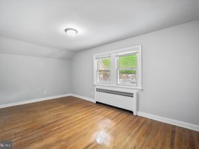 908 Fanshawe Street, Philadelphia PA 19111