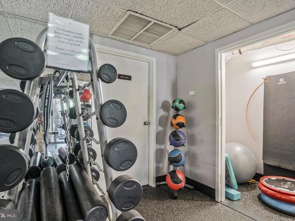 1276 N Wayne Street 606, Arlington VA 22201