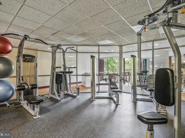 1276 N Wayne Street 606, Arlington VA 22201