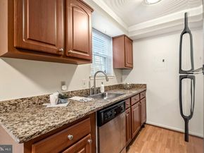 4617 28TH Road S B, Arlington VA 22206